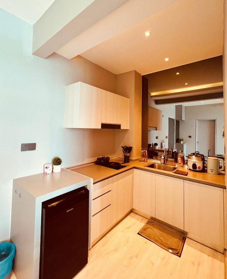 Ferienwohnung Winj Management At Jesselton Quay Kota Kinabalu Exterior foto